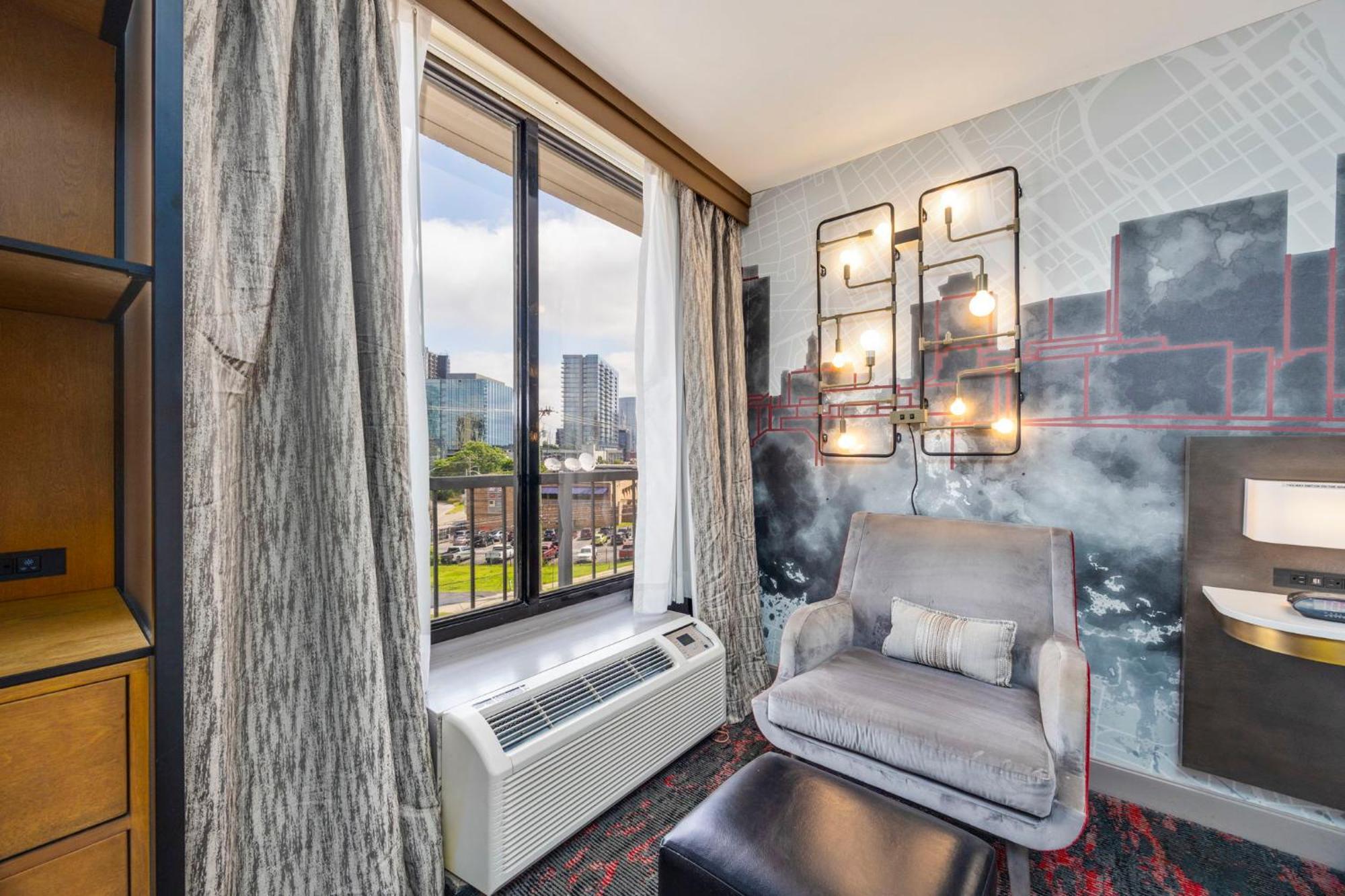 Hotel Western Downtown Music Row 3*